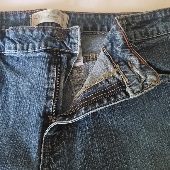 Levi's Strauss stretch straight leg blue jeans size 16 denim 31" inseam 11" rise - Picture 3 of 10